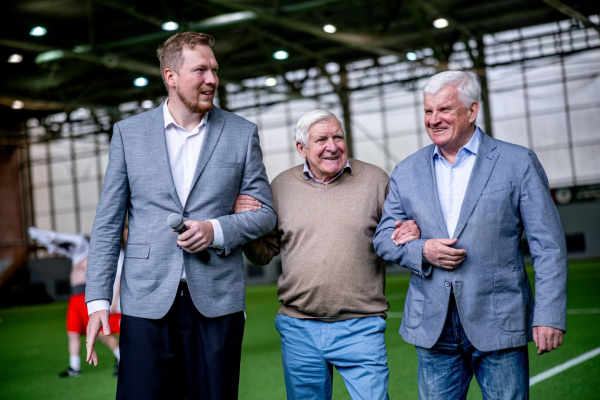 РФС провёл матч легенд в честь 75-летия Александра Мирзояна 