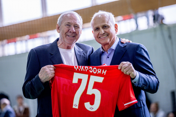 РФС провёл матч легенд в честь 75-летия Александра Мирзояна 