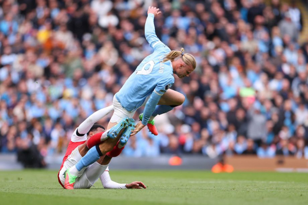 Манчестер Сити &mdash; Арсенал &mdash; 2:1, обзор матча, чемпионат Англии, 19 апреля 2026, голы: Райан Шерки, Кай Хаверц, Эрлинг Холанд