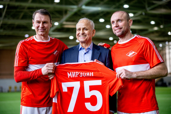 РФС провёл матч легенд в честь 75-летия Александра Мирзояна 